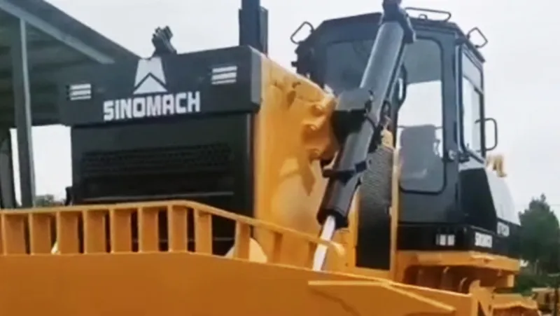 Bulldozer hydraulique sur chenilles YD320