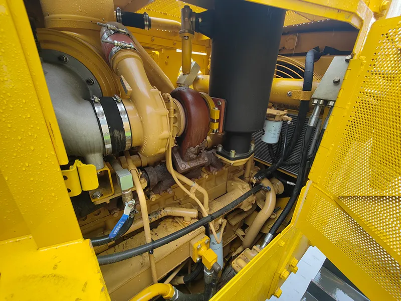 Bulldozer hydraulique sur chenilles YD220